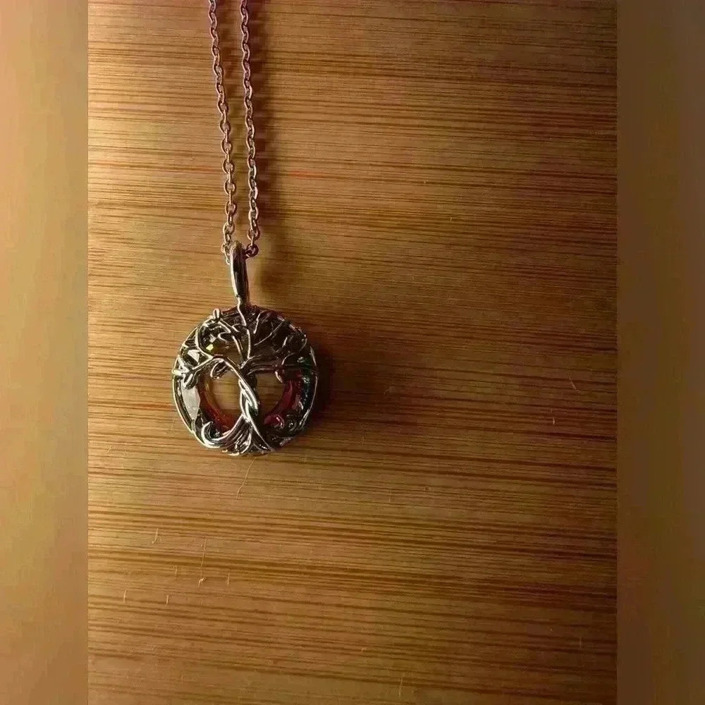 Stunning Tree of Life Necklace - Picture 8 of 8